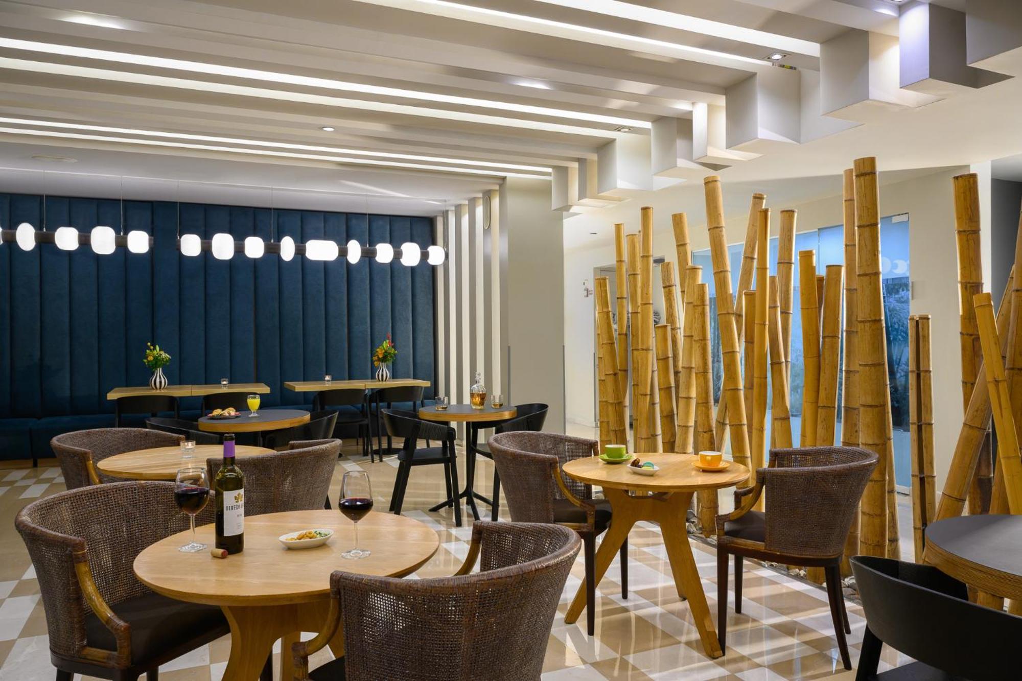 Sadot Hotel Ben Gurion Airport - An Atlas Boutique Hotel Beer Yaakov Bagian luar foto